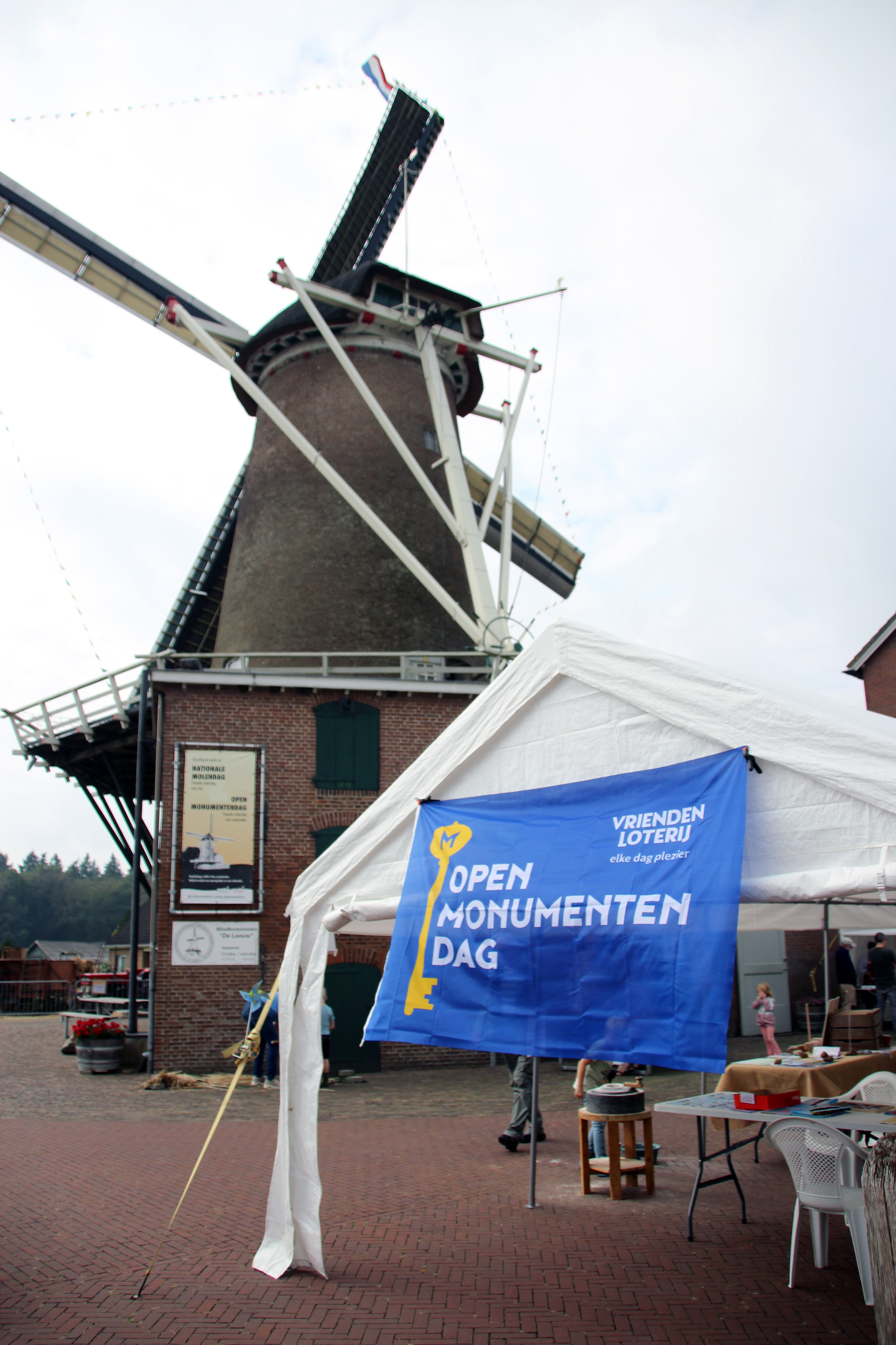 Open Monumentendag vlag bij de molen
